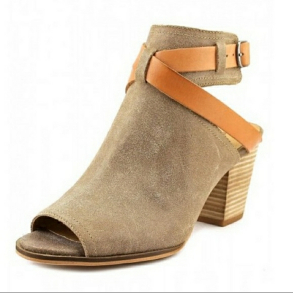 Lucky Brand Tan Suede Sandals
